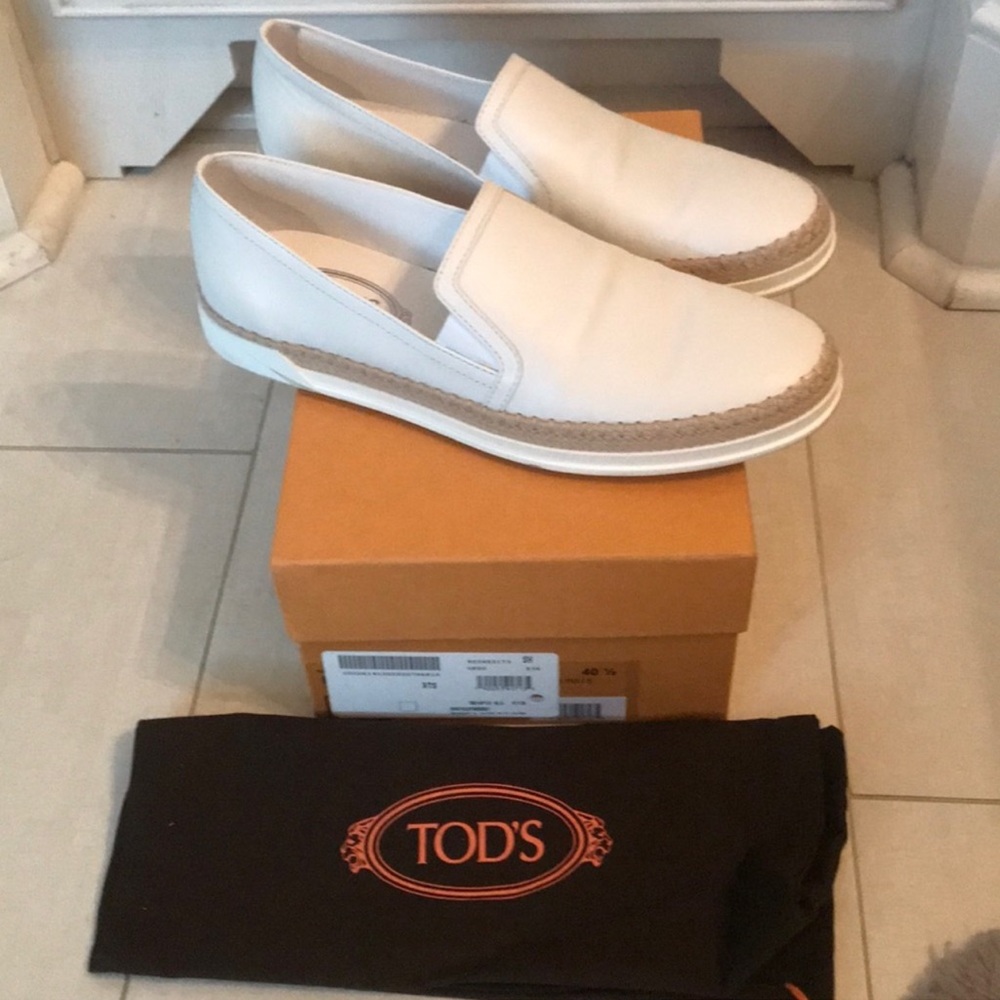 Tod’s Leather Slip ons